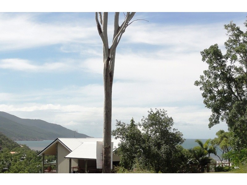 31 Roseric Crescent, Hideaway Bay QLD 4800