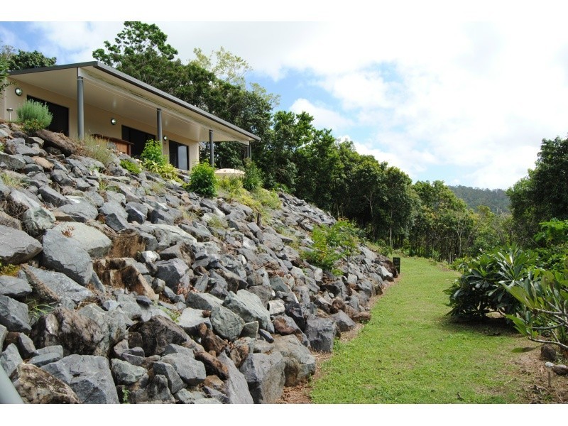 2 Demi Close, Strathdickie QLD 4800