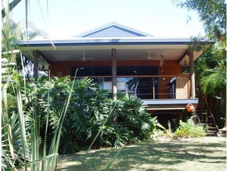 42 Gloucester Av., Hideaway Bay QLD 4800