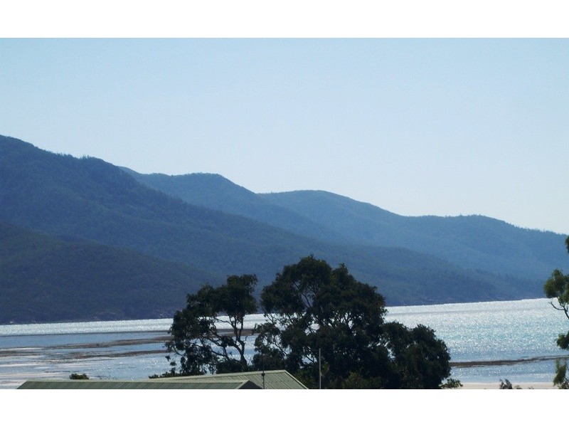 9 Gloucester Avenue, Hideaway Bay QLD 4800