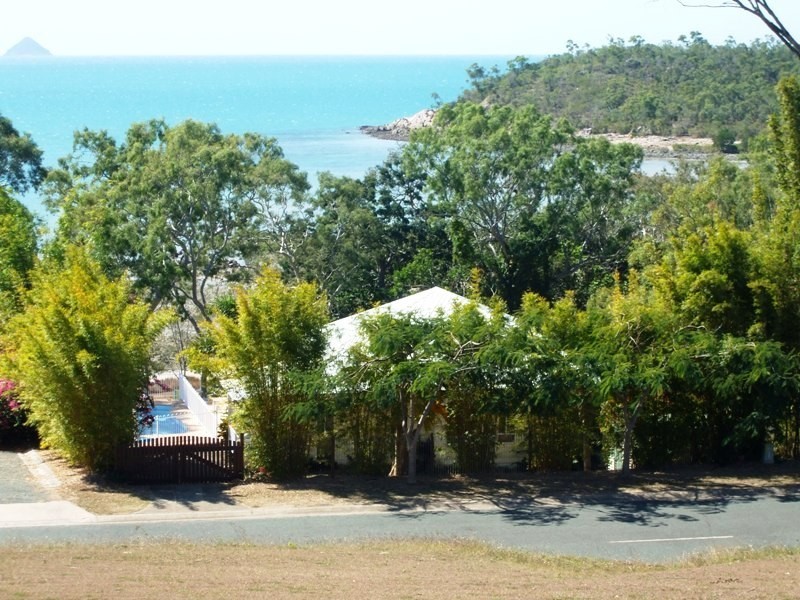 9 Gloucester Avenue, Hideaway Bay QLD 4800