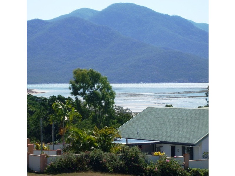 9 Gloucester Avenue, Hideaway Bay QLD 4800