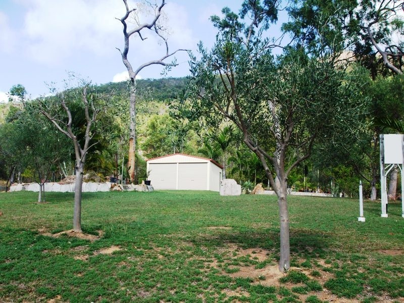 115 Gloucester Ave, Hideaway Bay QLD 4800