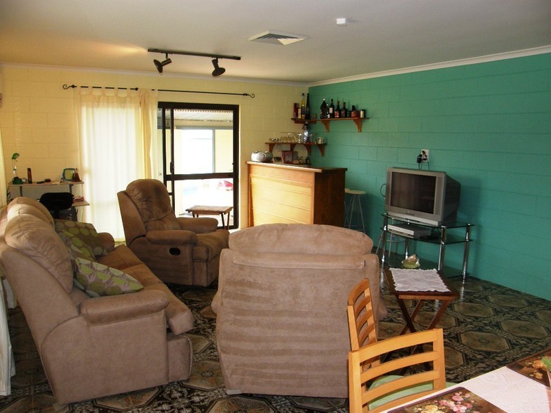 2 Foxlee St, Proserpine QLD 4800