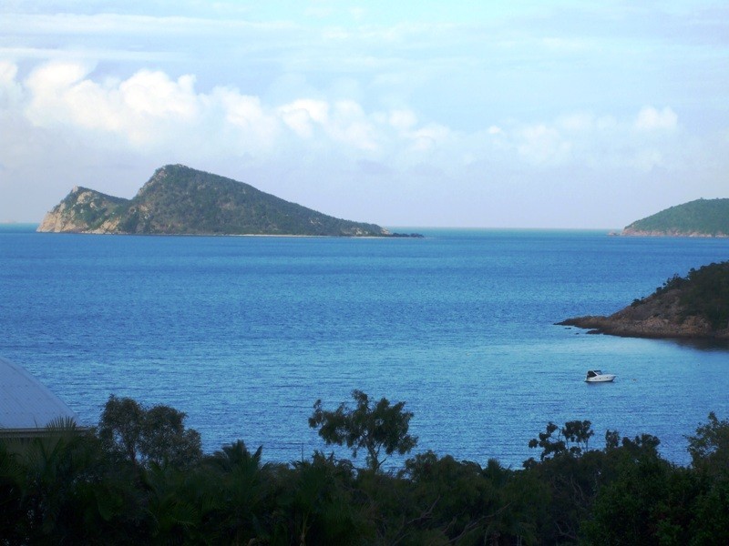 8 Blackcurrent Drive, Hideaway Bay QLD 4800