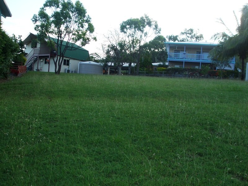 8 Blackcurrent Drive, Hideaway Bay QLD 4800