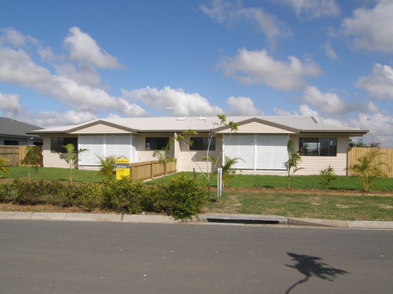 1 / 3 Damson Cres, Whitsunday Gardens, Proserpine QLD 4800