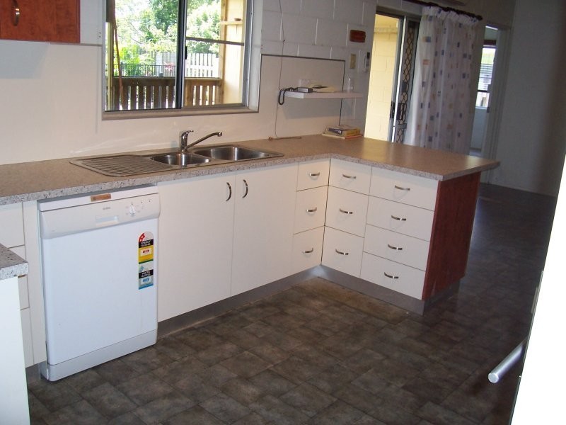 31 Hansen Drive, Proserpine QLD 4800