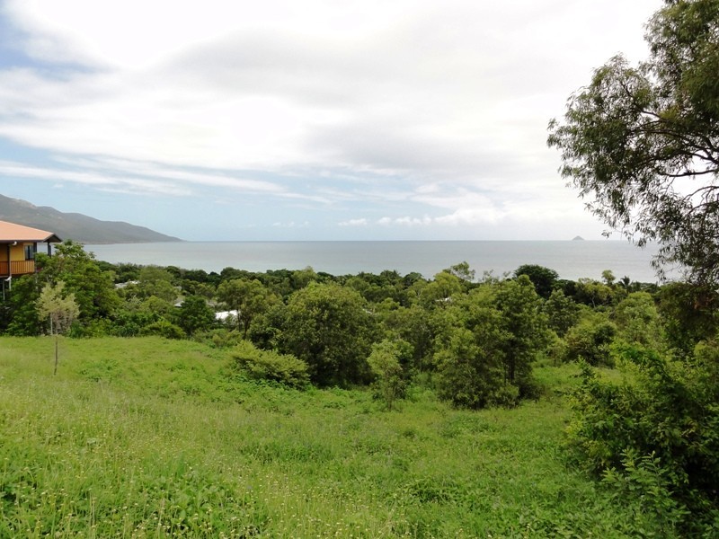 17 Blackcurrent Drive, Hideaway Bay QLD 4800