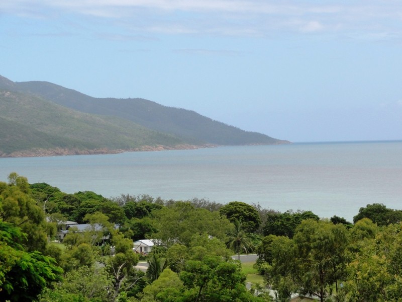 17 Blackcurrent Drive, Hideaway Bay QLD 4800