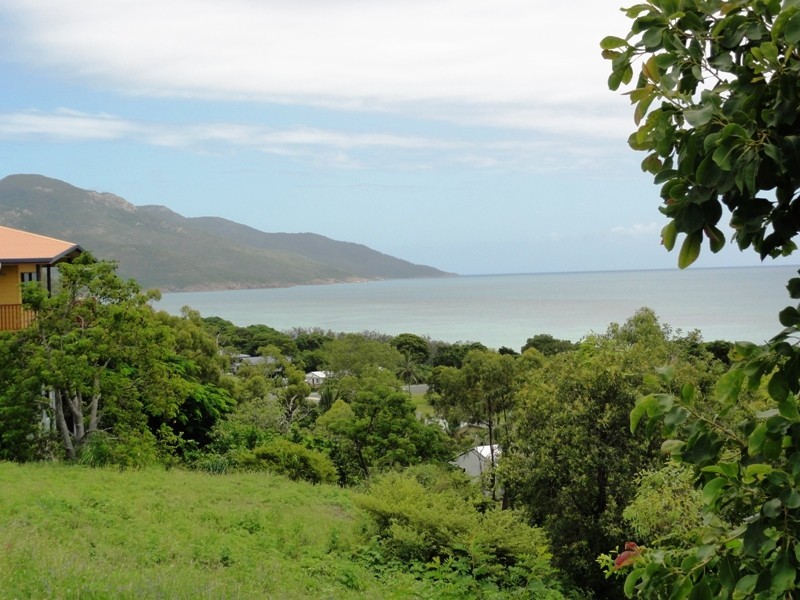17 Blackcurrent Drive, Hideaway Bay QLD 4800