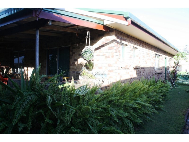 41 Peters Ave, Midge Point QLD 4799