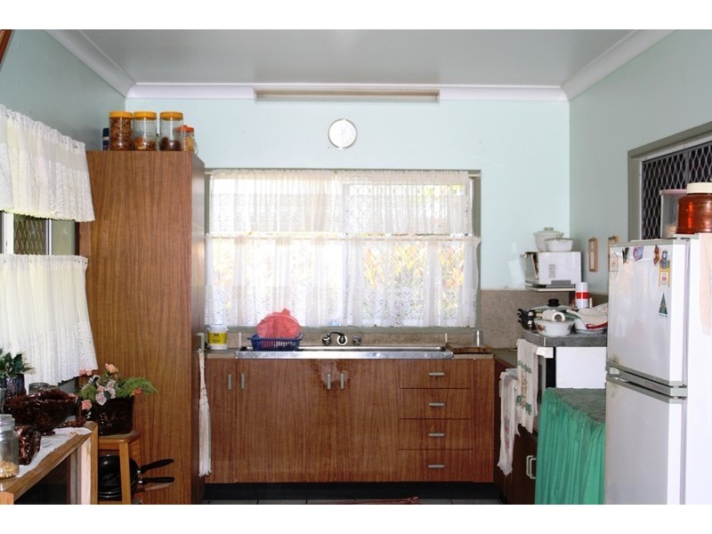 41 Peters Ave, Midge Point QLD 4799