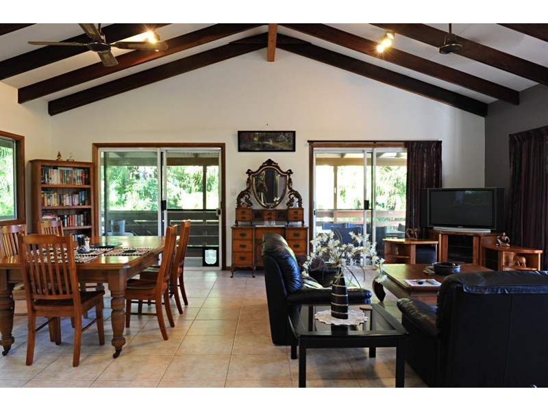 848 Conway Rd, Preston QLD 4800