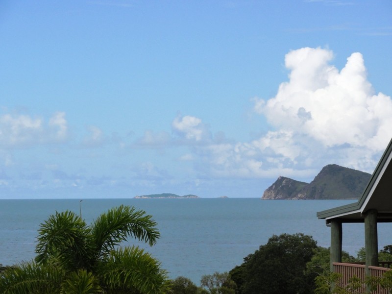 14 Roseric Crescent, Hideaway Bay QLD 4800