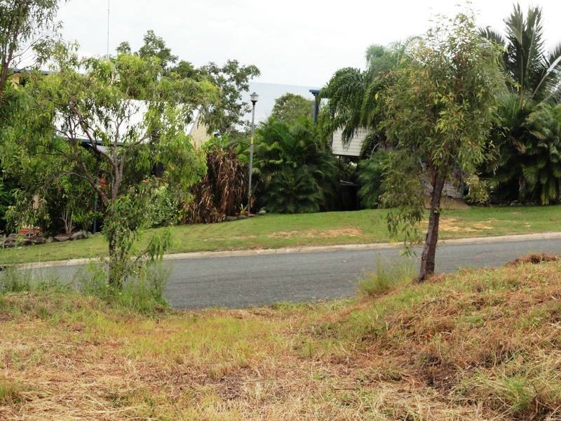 14 Roseric Crescent, Hideaway Bay QLD 4800
