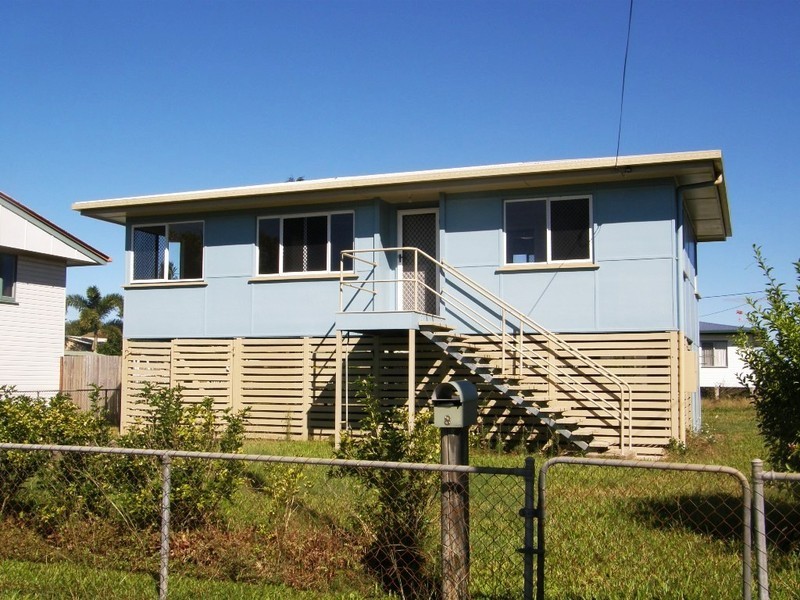 8 Philip Street, Proserpine QLD 4800