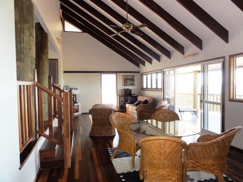 17 Roseric Crescent, Hideaway Bay QLD 4800