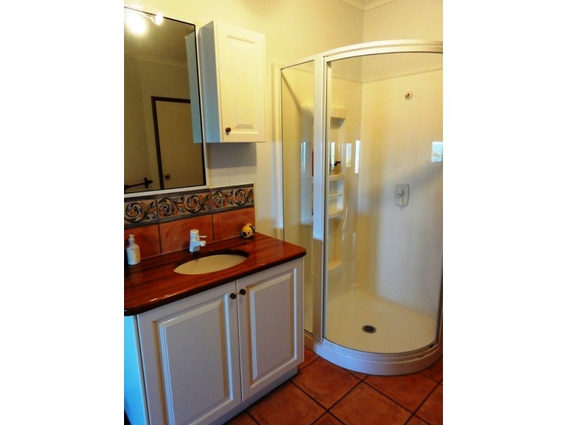 17 Roseric Crescent, Hideaway Bay QLD 4800
