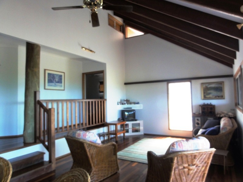 17 Roseric Crescent, Hideaway Bay QLD 4800