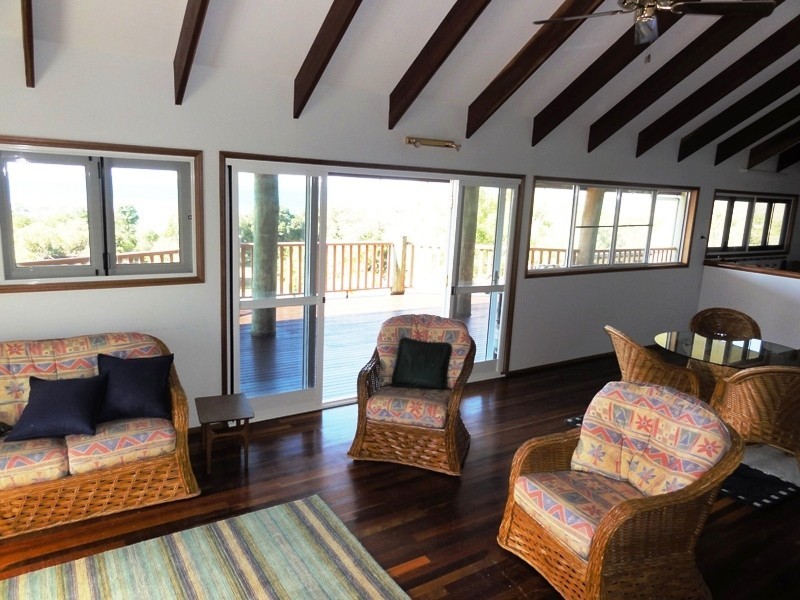 17 Roseric Crescent, Hideaway Bay QLD 4800