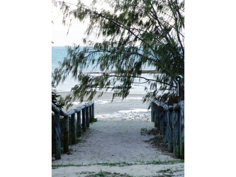 72 Gloucester Avenue, Hideaway Bay QLD 4800