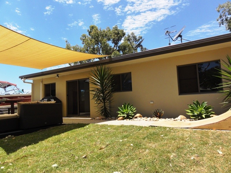 6 Saddleback Road, Hideaway Bay QLD 4800