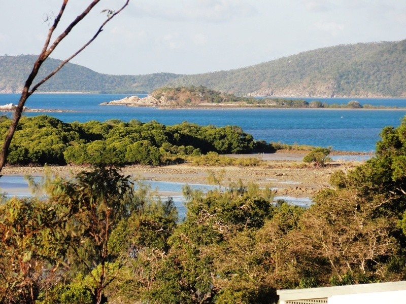 33 Gloucester Av., Hideaway Bay QLD 4800