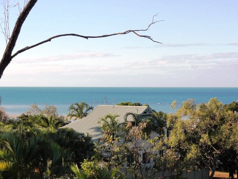 33 Gloucester Av., Hideaway Bay QLD 4800