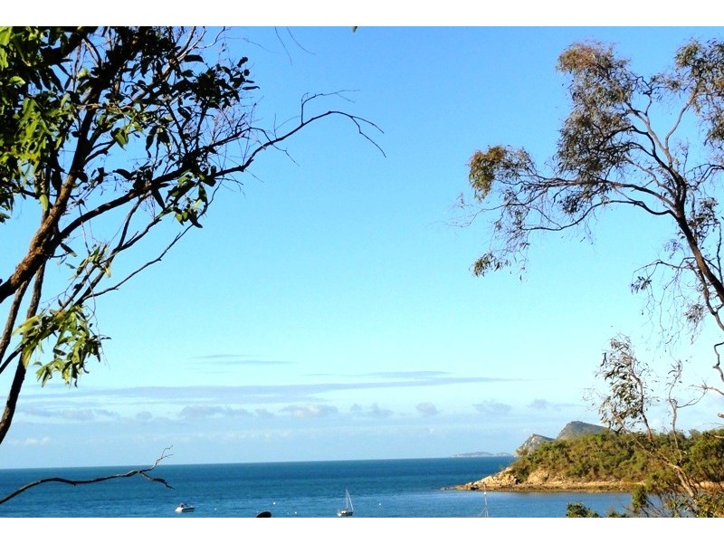 33 Gloucester Av., Hideaway Bay QLD 4800