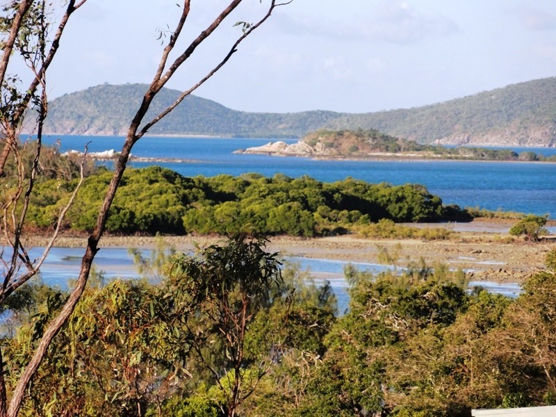 33 Gloucester Av., Hideaway Bay QLD 4800