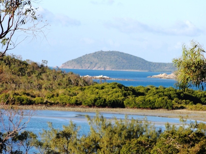 33 Gloucester Av., Hideaway Bay QLD 4800