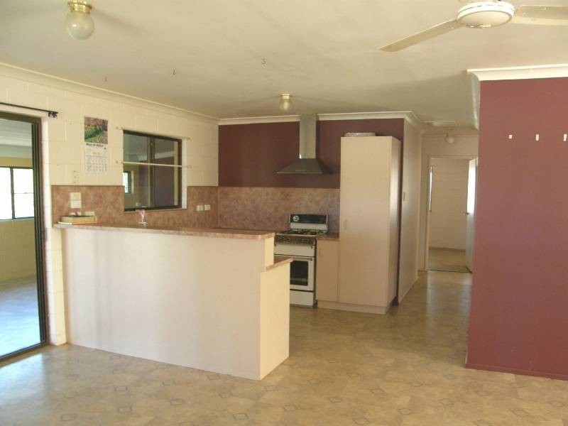 8 Maloney Road, Proserpine QLD 4800