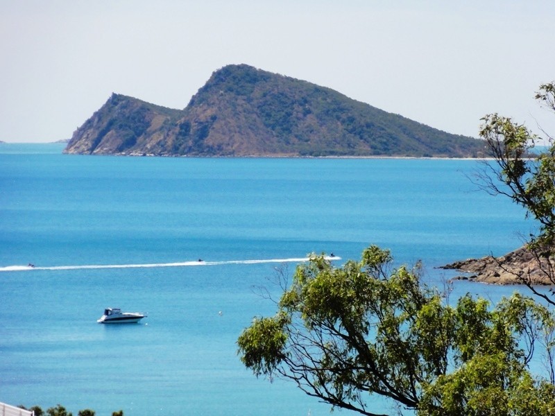 20 Blackcurrent Drive, Hideaway Bay QLD 4800