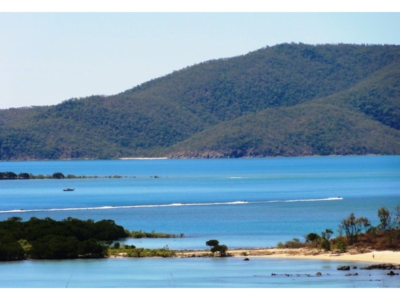 20 Blackcurrent Drive, Hideaway Bay QLD 4800