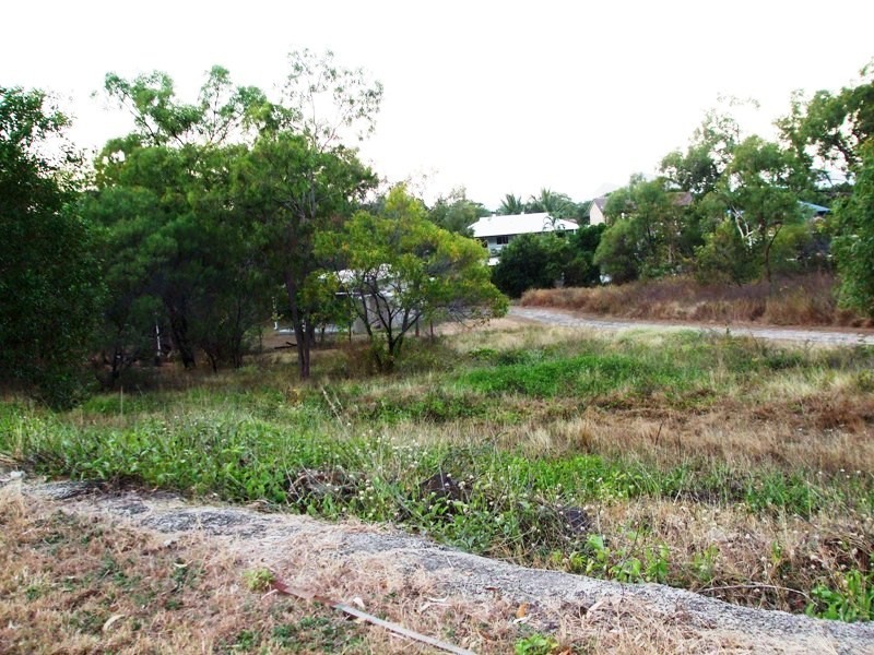 9 Rattray Avenue, Hideaway Bay QLD 4800