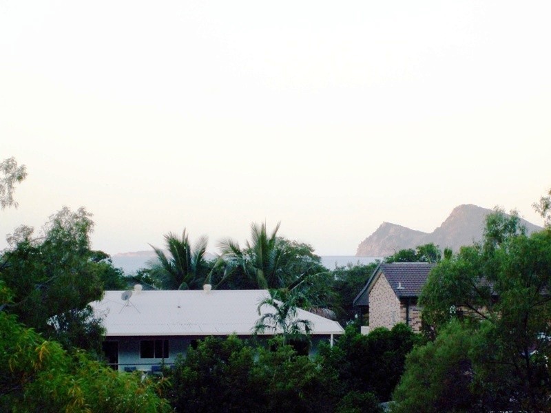 9 Rattray Avenue, Hideaway Bay QLD 4800