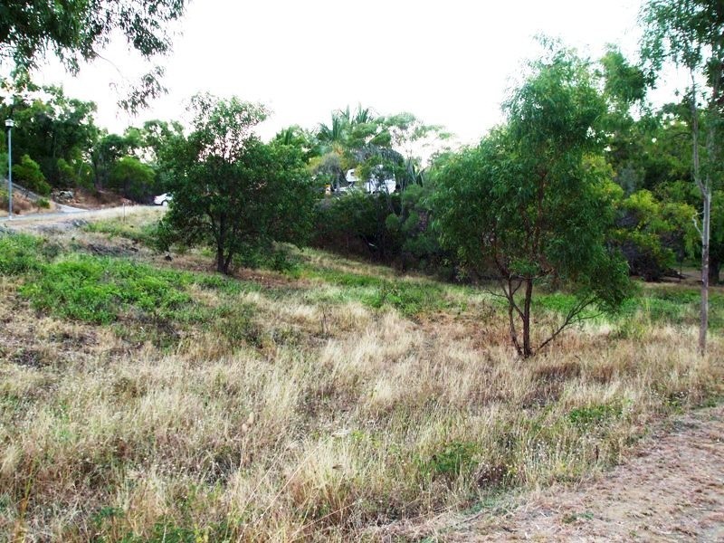 9 Rattray Avenue, Hideaway Bay QLD 4800