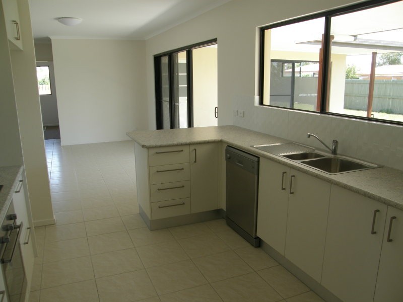 18 Damson Cres, Proserpine QLD 4800