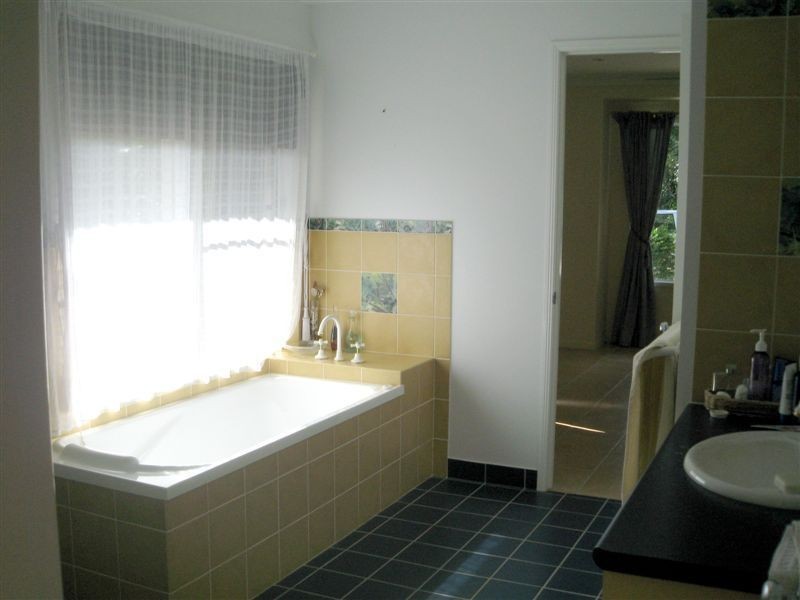 65 Namanula Drive, Airlie Beach QLD 4802