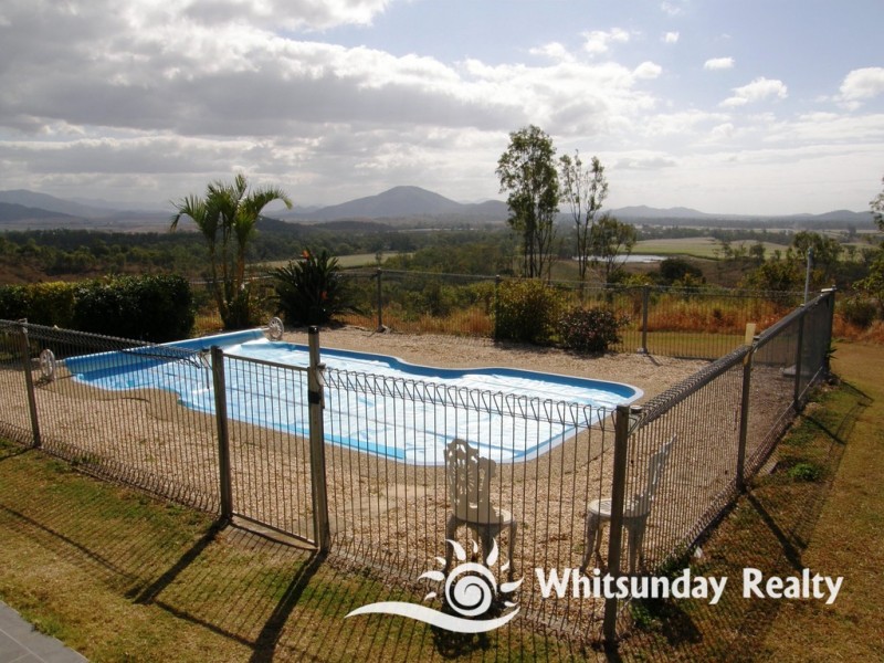 85 Bruce Highway, Bloomsbury QLD 4799
