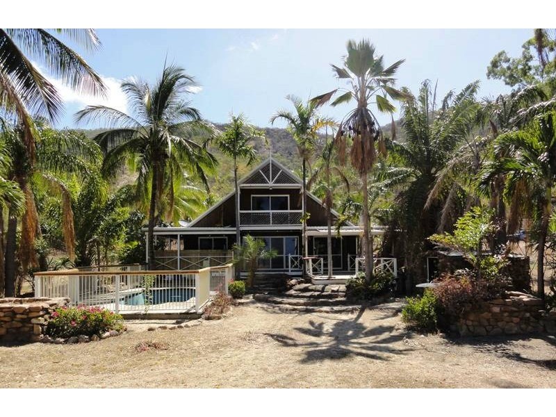 124 Gloucester Avenue, Hideaway Bay QLD 4800