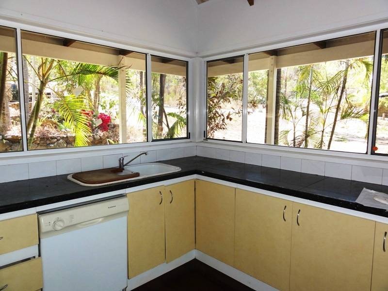 124 Gloucester Avenue, Hideaway Bay QLD 4800