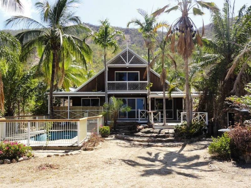 124 Gloucester Avenue, Hideaway Bay QLD 4800