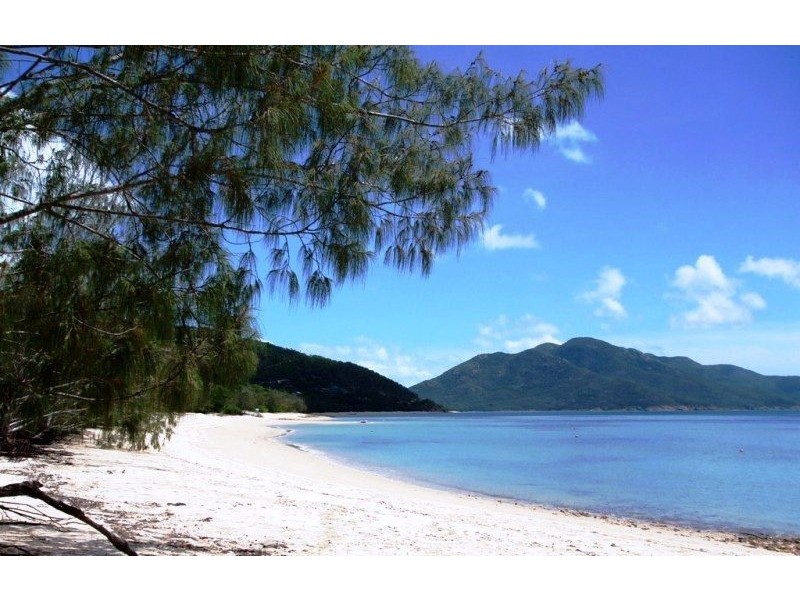9 Roseric Crescent, Hideaway Bay QLD 4800