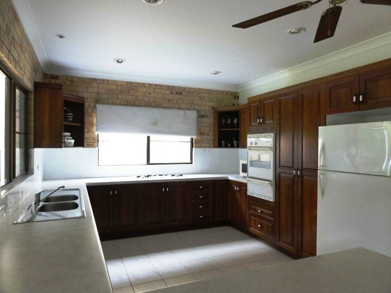 110 Gloucester Avenue, Hideaway Bay QLD 4800