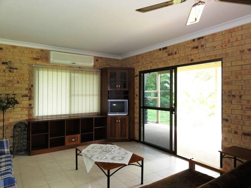110 Gloucester Avenue, Hideaway Bay QLD 4800
