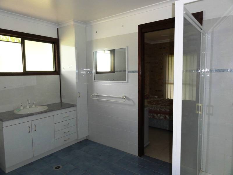 110 Gloucester Avenue, Hideaway Bay QLD 4800