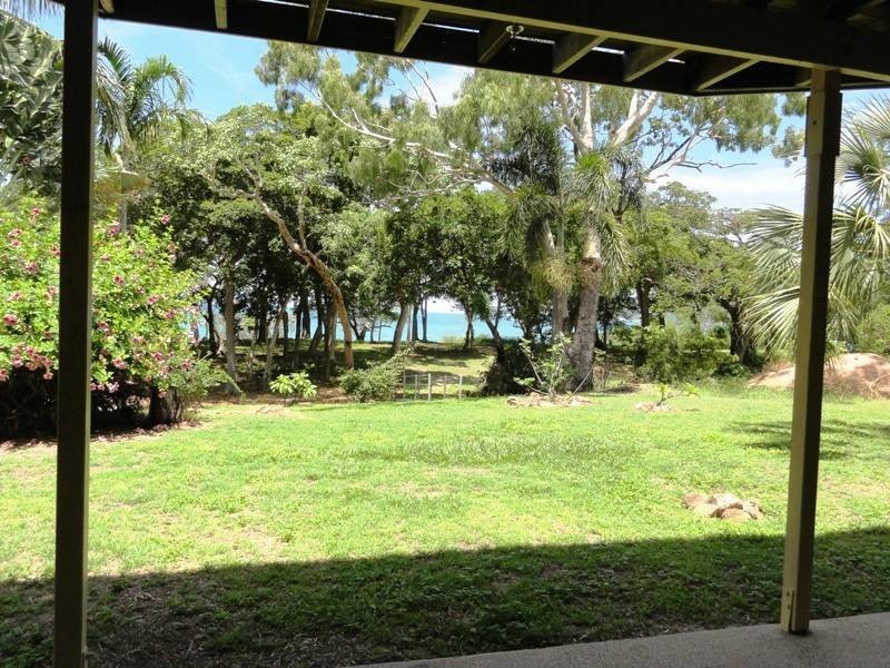 110 Gloucester Avenue, Hideaway Bay QLD 4800