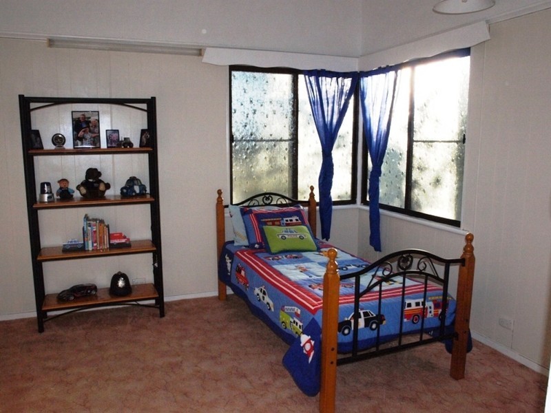 24 Robert Street, Proserpine QLD 4800